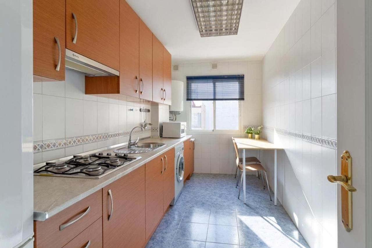 Apartamento Luminoso Cuarteles Apartment มาลากา ภายนอก รูปภาพ